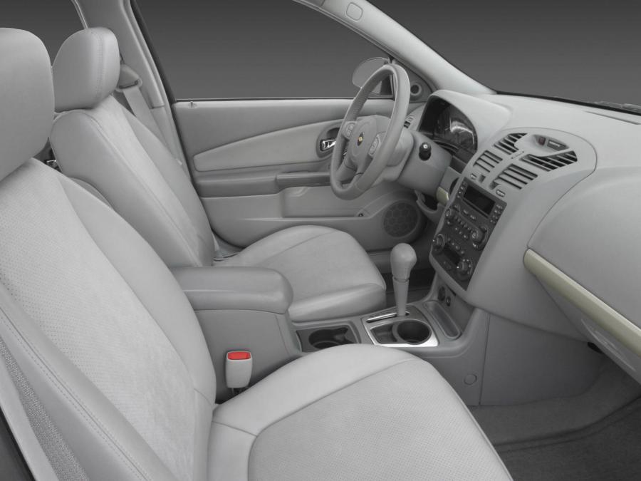  Chevrolet Malibu Maxx 2004 года  (фото 8 из 50)